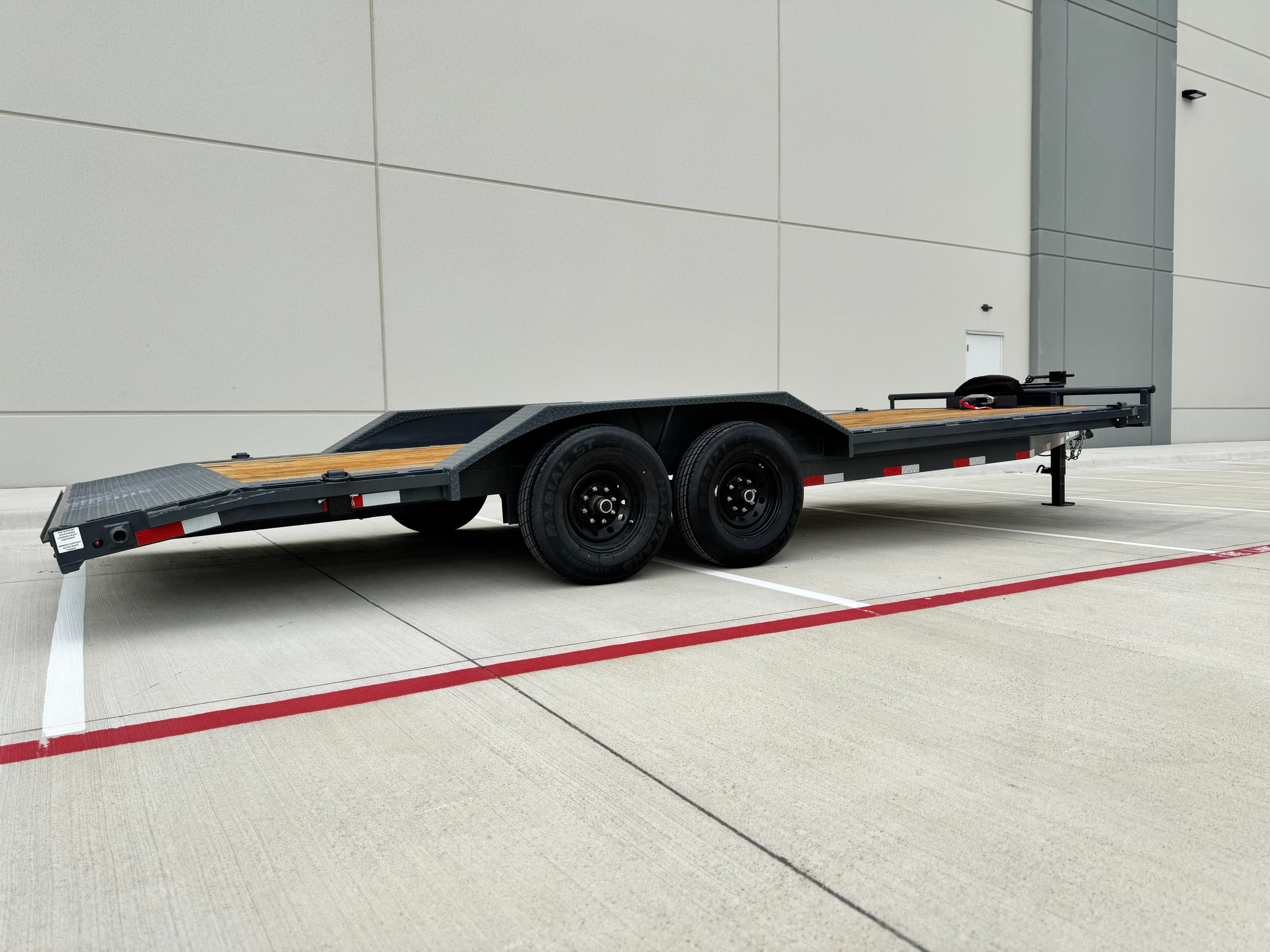 22ft equipment trailer rental Fort Worth TX - heavy duty Lamar trailer with drive-over fenders